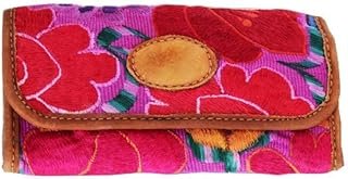 Cartera artesanal bordada floreada hecha a mano