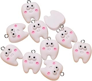 Colgantes mini de pan y postres en resina artesanal